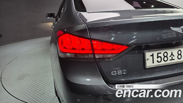 Genesis G80 2018 — photo 9