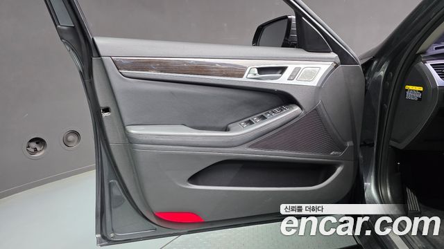 Genesis G80 2018 — photo 14