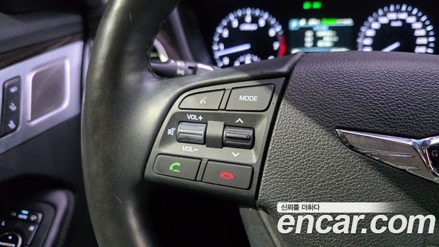 Genesis G80 2018 — photo 30