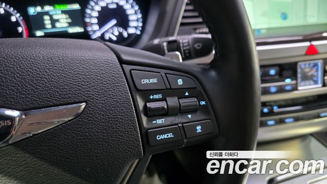 Genesis G80 2018 — photo 31