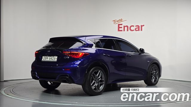 Infiniti Q30 2017 — photo 2