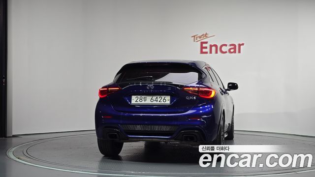 Infiniti Q30 2017 — photo 4