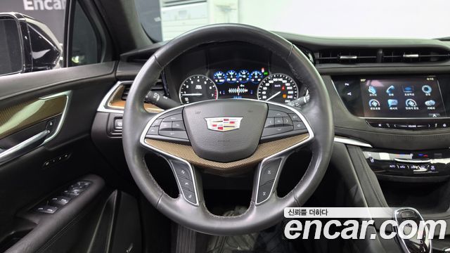 Cadillac XT5 2017 — photo 19