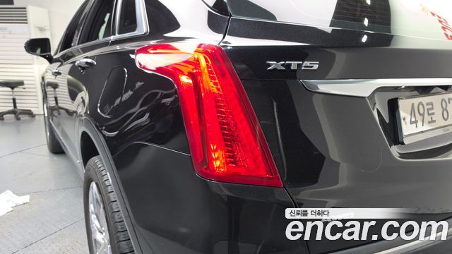 Cadillac XT5 2017 — photo 9