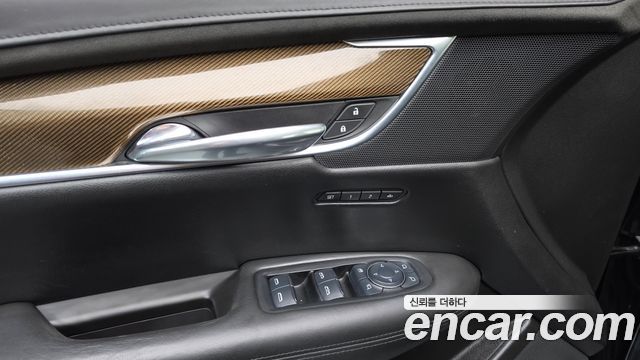 Cadillac XT5 2017 — photo 30