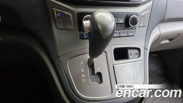 Hyundai Starex 2016 — photo 9