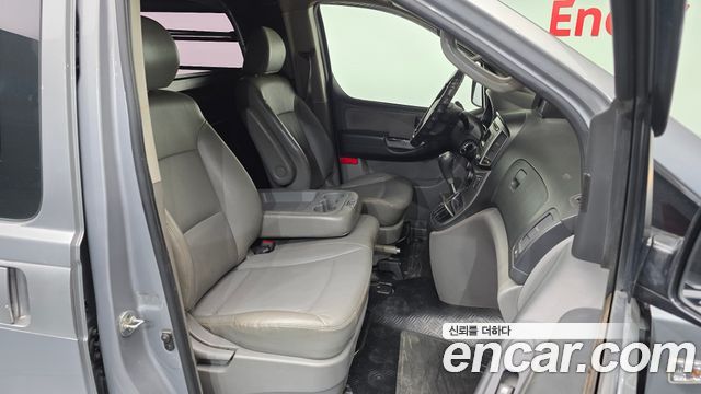 Hyundai Starex 2016 — photo 11