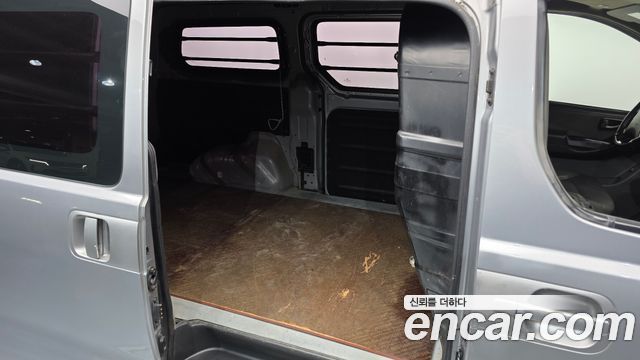 Hyundai Starex 2016 — photo 12