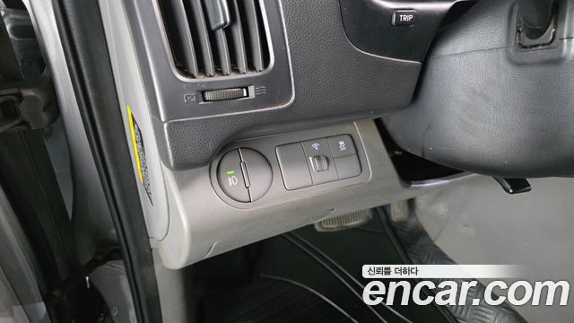 Hyundai Starex 2016 — photo 17