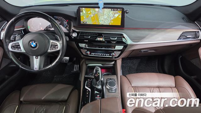 BMW 5-Series 2021 — photo 10