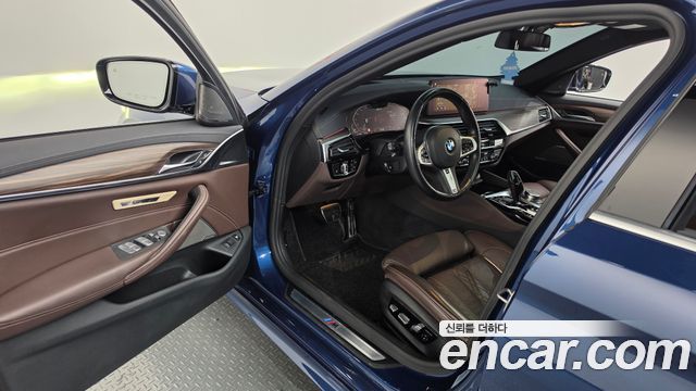 BMW 5-Series 2021 — photo 13
