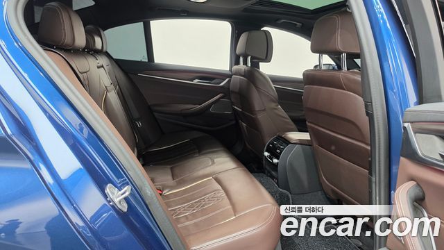BMW 5-Series 2021 — photo 17