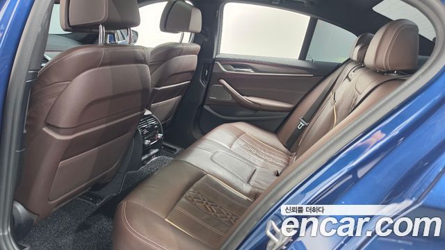 BMW 5-Series 2021 — photo 25
