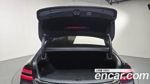 Genesis G80 2022 — photo 23
