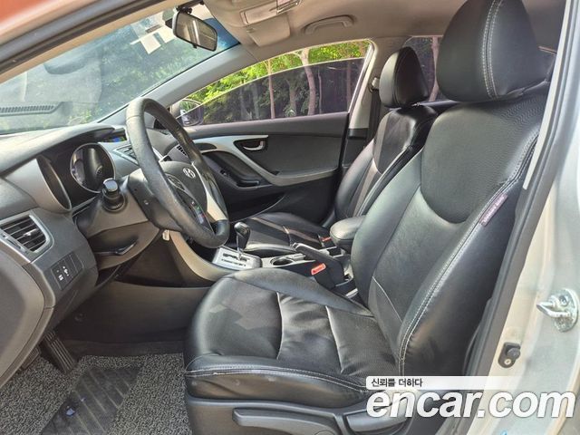 Hyundai AVANTE 2011 — photo 9