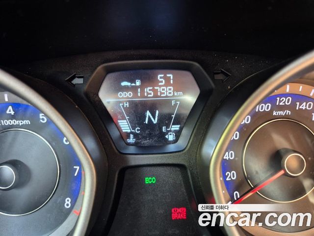 Hyundai AVANTE 2011 — photo 15