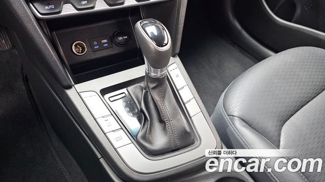 Hyundai AVANTE 2020 — photo 9