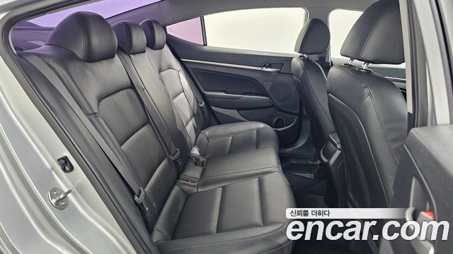 Hyundai AVANTE 2020 — photo 12