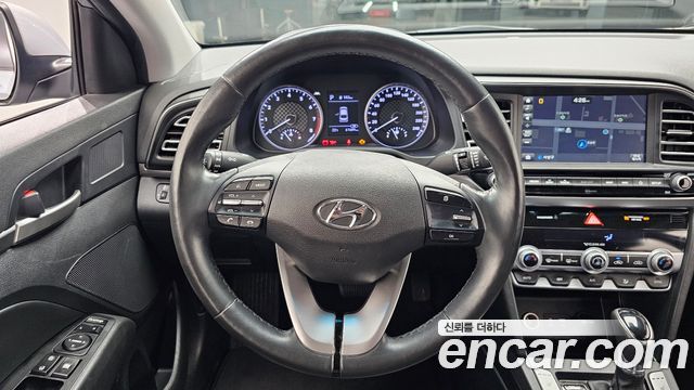 Hyundai AVANTE 2020 — photo 13