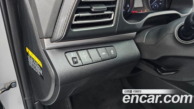 Hyundai AVANTE 2020 — photo 17
