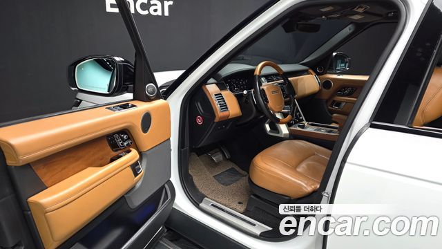 Land Rover Range Rover 2019 — photo 13
