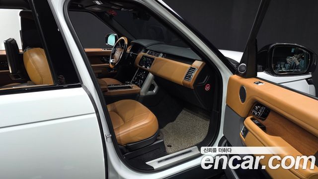 Land Rover Range Rover 2019 — photo 17
