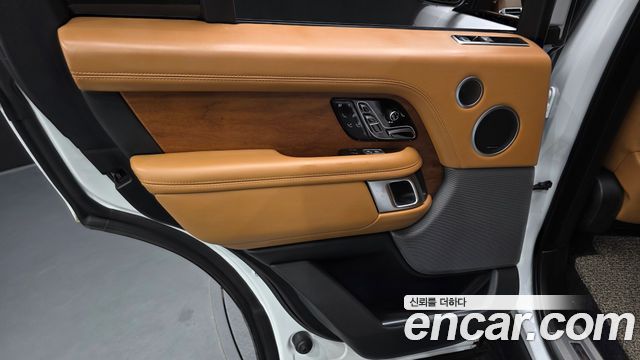 Land Rover Range Rover 2019 — photo 15