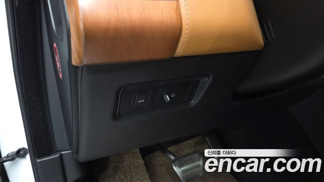 Land Rover Range Rover 2019 — photo 31