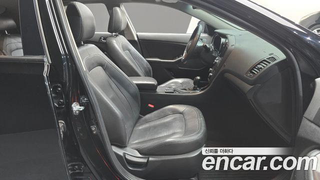 Kia K5 2011 — photo 11