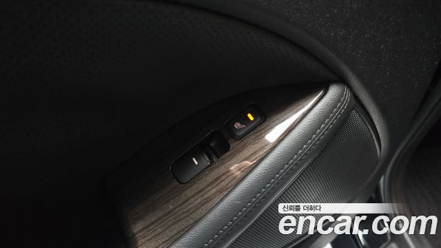 Kia K5 2011 — photo 18