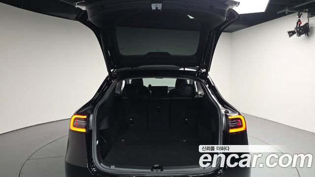 Tesla Model Y 2022 — photo 26