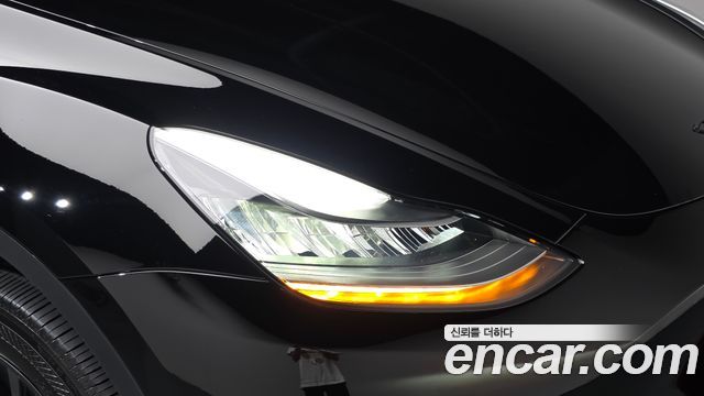 Tesla Model Y 2022 — photo 8