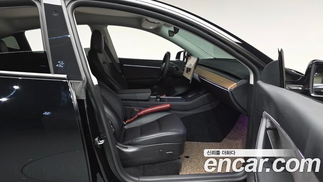 Tesla Model Y 2022 — photo 16