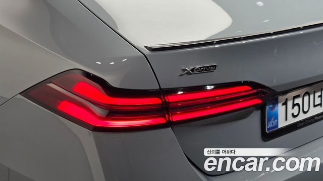 BMW 5-Series 2026 — photo 9