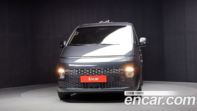 Hyundai Staria 2025 — photo 3