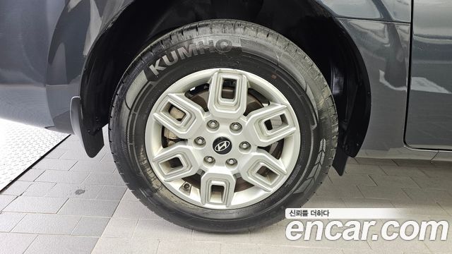 Hyundai Staria 2025 — photo 5
