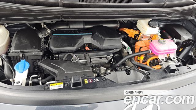 Hyundai Staria 2025 — photo 6