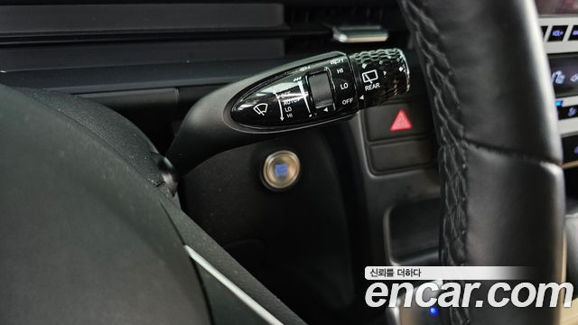 Hyundai Staria 2025 — photo 21