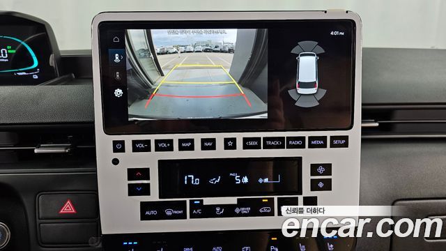 Hyundai Staria 2025 — photo 23
