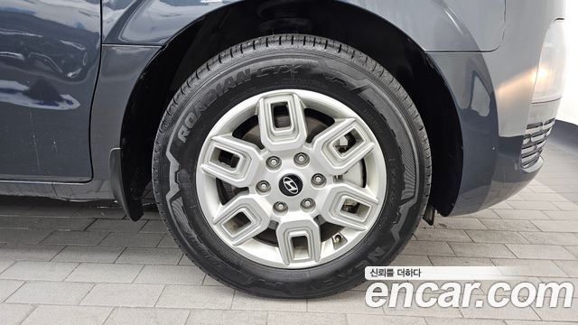 Hyundai Staria 2025 — photo 7