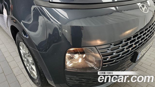 Hyundai Staria 2025 — photo 8