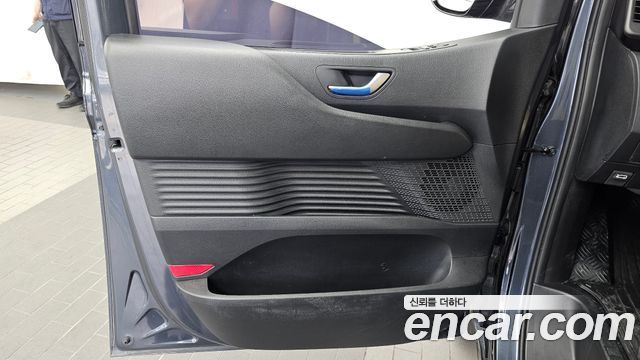 Hyundai Staria 2025 — photo 14