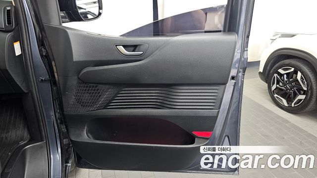Hyundai Staria 2025 — photo 15