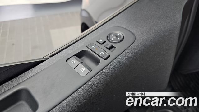 Hyundai Staria 2025 — photo 29