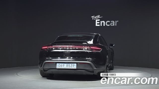 Porsche Taycan 2023 — photo 4