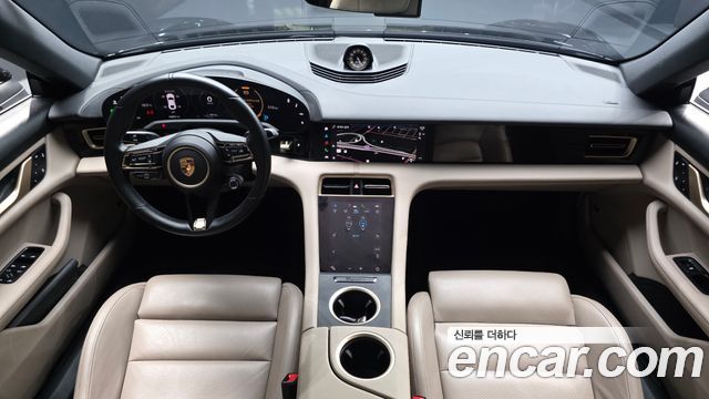 Porsche Taycan 2023 — photo 10