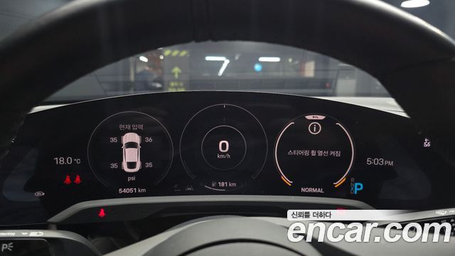 Porsche Taycan 2023 — photo 11