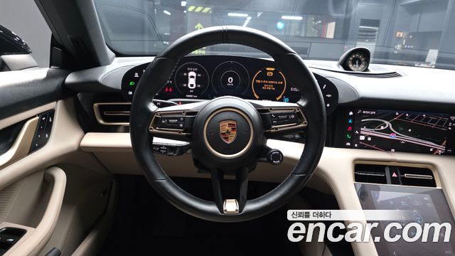 Porsche Taycan 2023 — photo 19