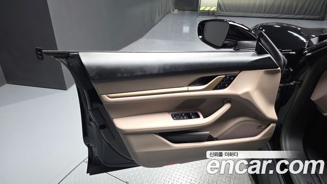 Porsche Taycan 2023 — photo 14