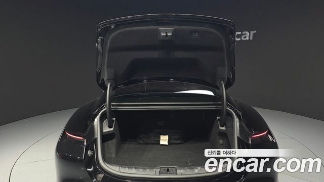 Porsche Taycan 2023 — photo 32